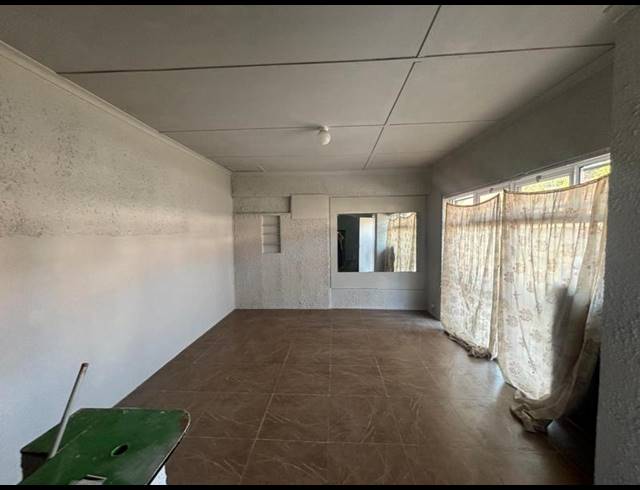 RETAIL PROPERTY TO RENT IN BLUFF